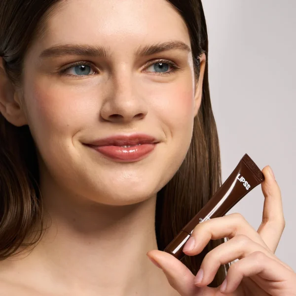 LIPSS Coffee błyszczyk do ust — makijaż i pielęgnacja ust z efektem połysku